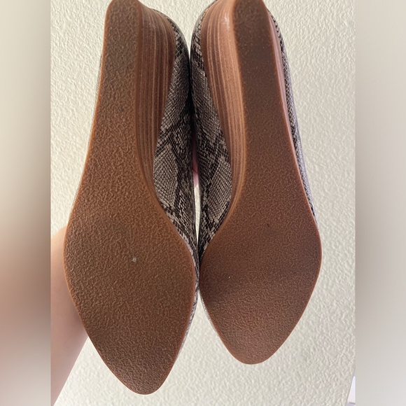 Susina faux snakeskin low wedge - Picture 2 of 9